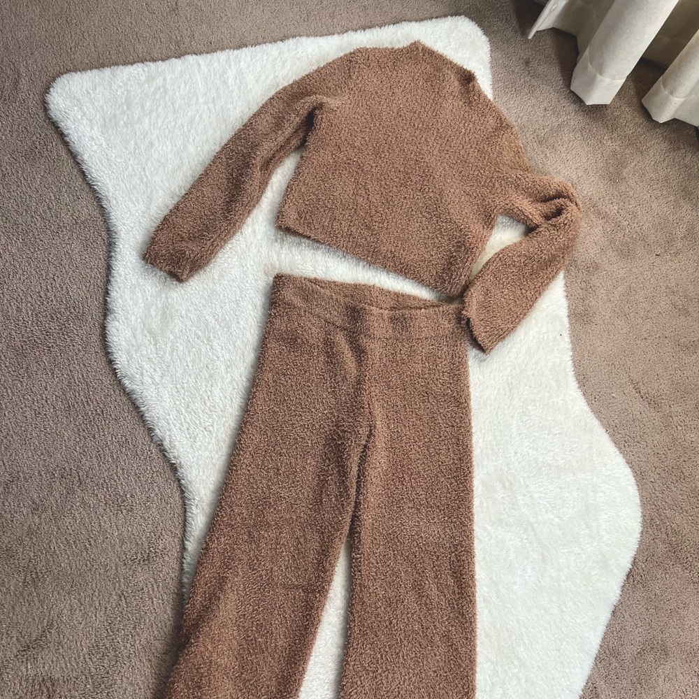 Aerie Lounge Set